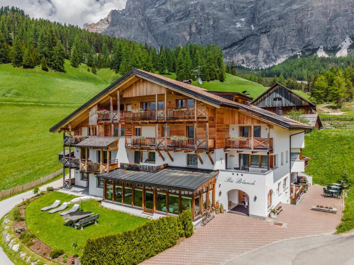 B&B - Hotel Ciasa Rue Blanch San Cassiano  Exteriör bild