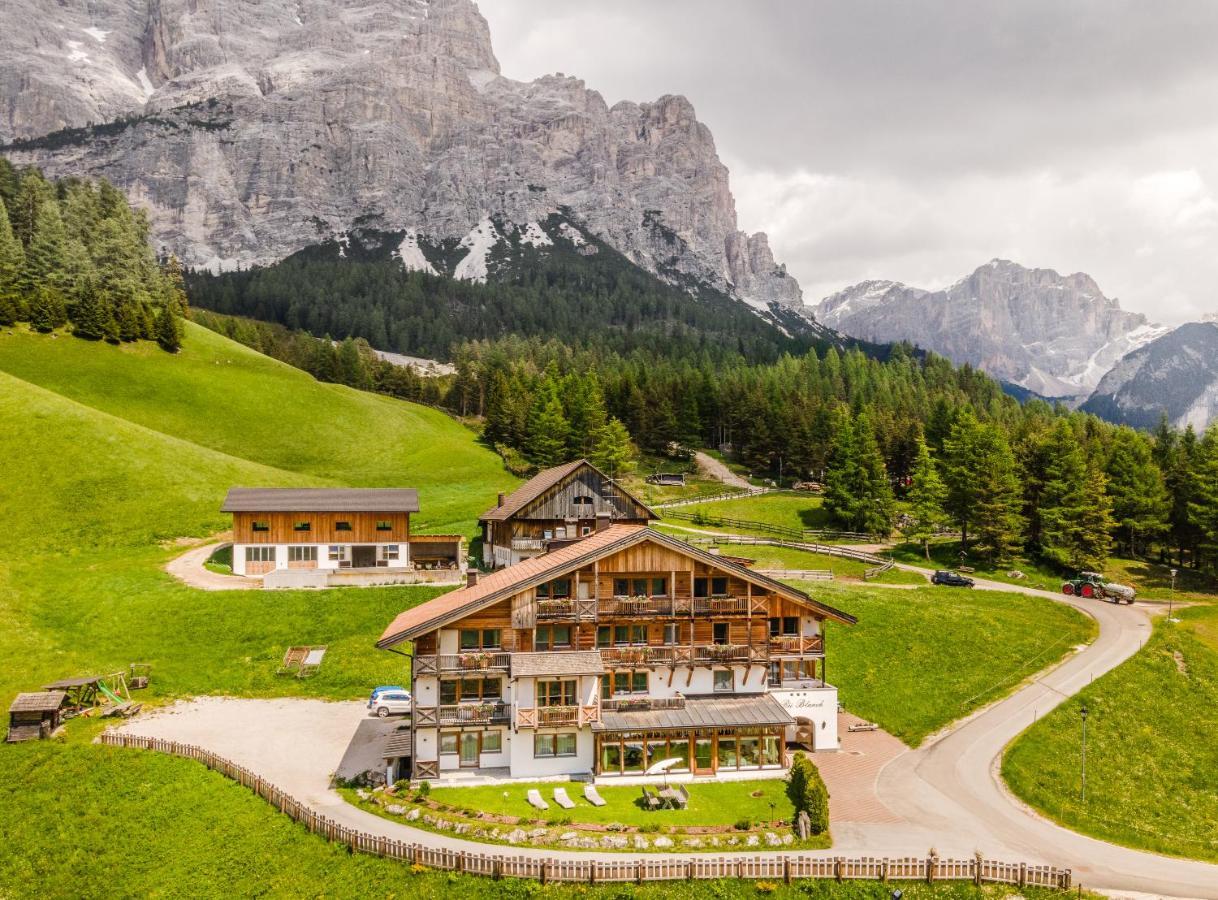 B&B - Hotel Ciasa Rue Blanch San Cassiano  Exteriör bild