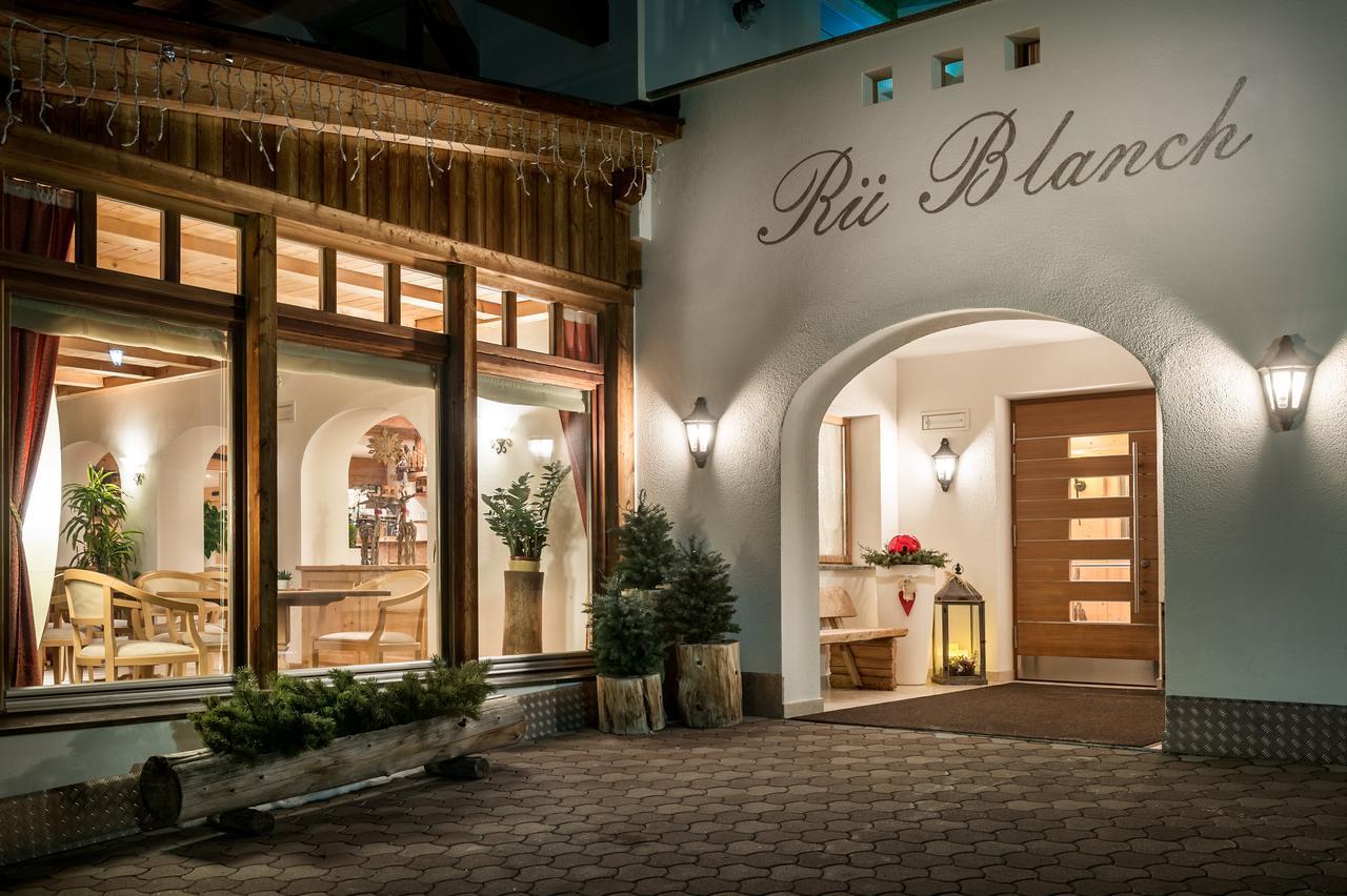 B&B - Hotel Ciasa Rue Blanch San Cassiano  Exteriör bild