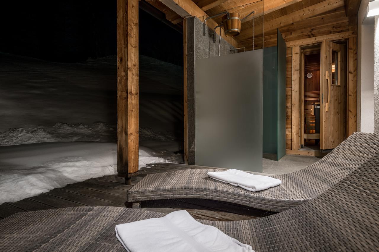 B&B - Hotel Ciasa Rue Blanch San Cassiano  Exteriör bild
