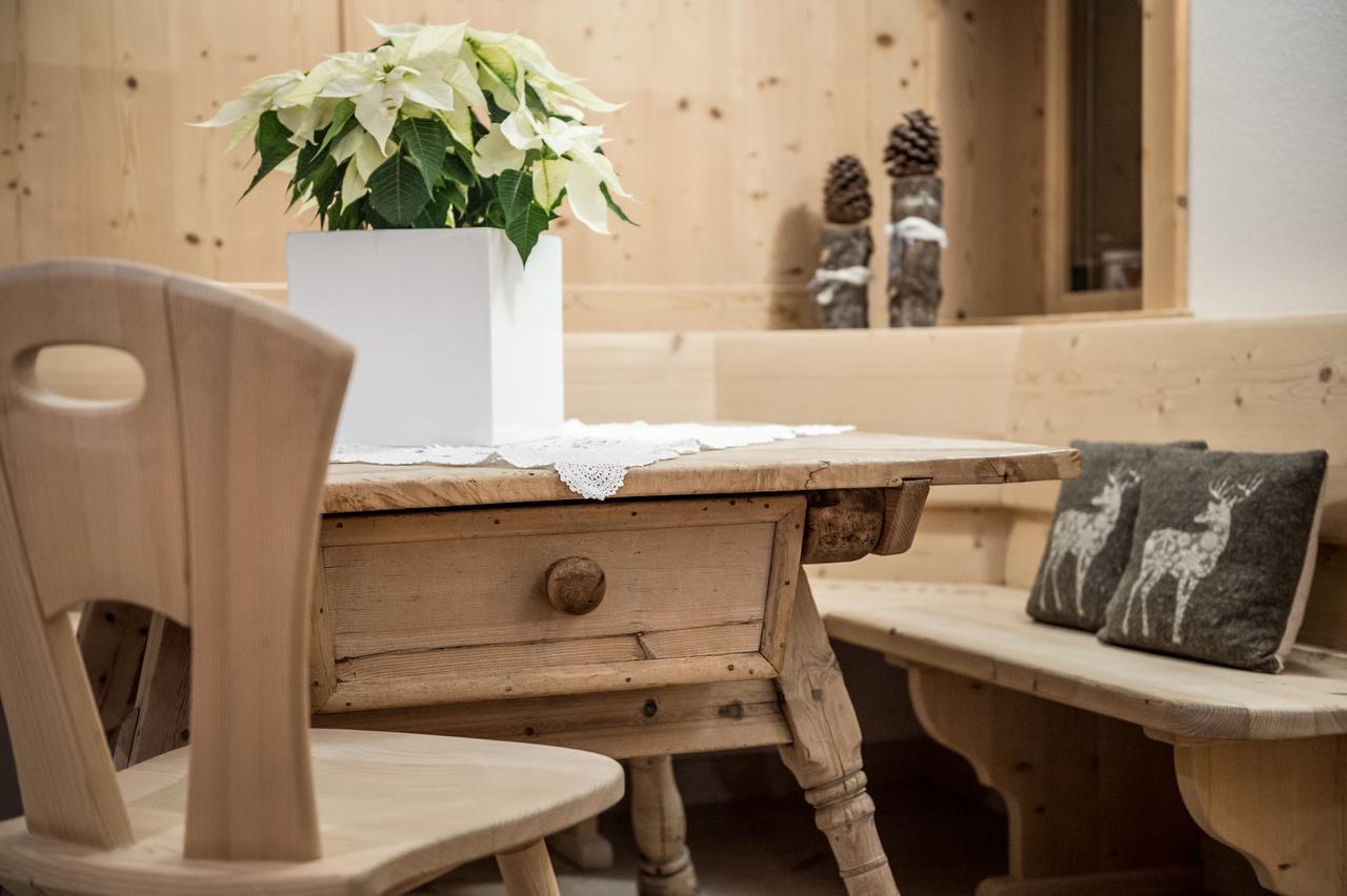 B&B - Hotel Ciasa Rue Blanch San Cassiano  Exteriör bild